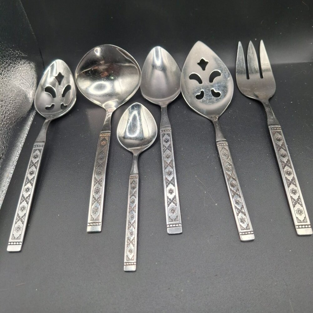 Oneida Lisbon Distinction  Stainless Flatware Set - 6 Piece Serving Set